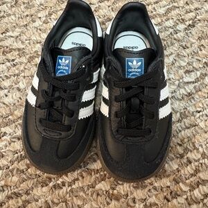 Adidas toddler sambas
